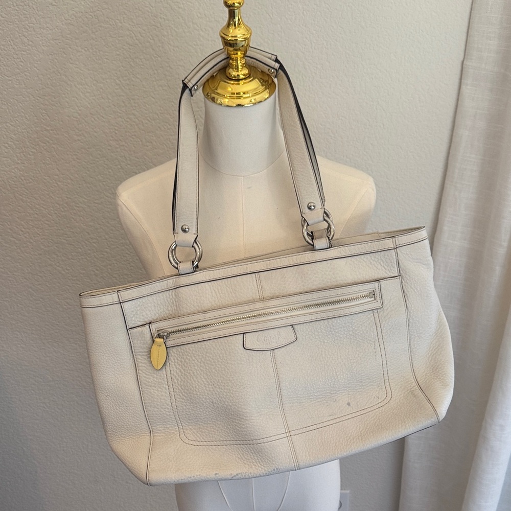 Coach White Leather Shoulder Bag